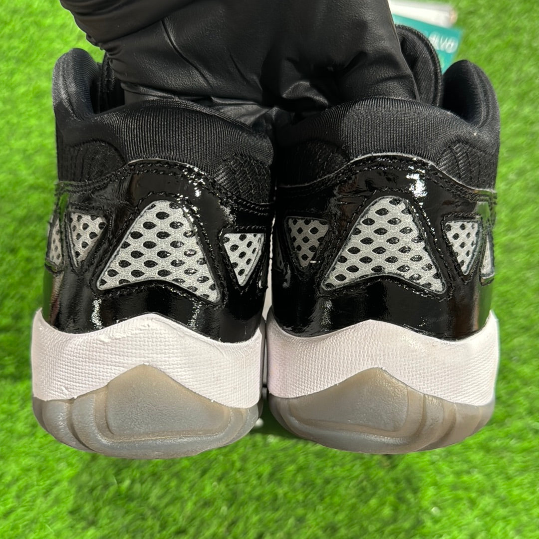 Air Jordan 11 Retro Low IE 'Black White'