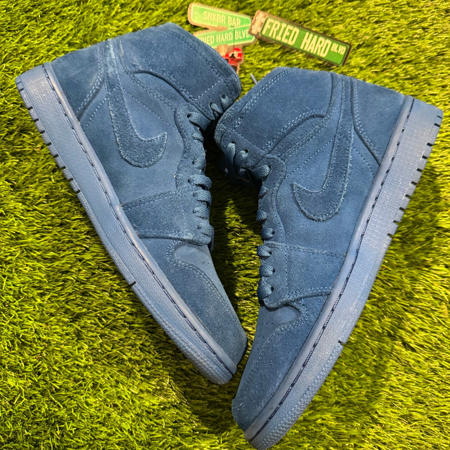 Air Jordan 1 Retro High 'Blue Suede' 8.5M/10W