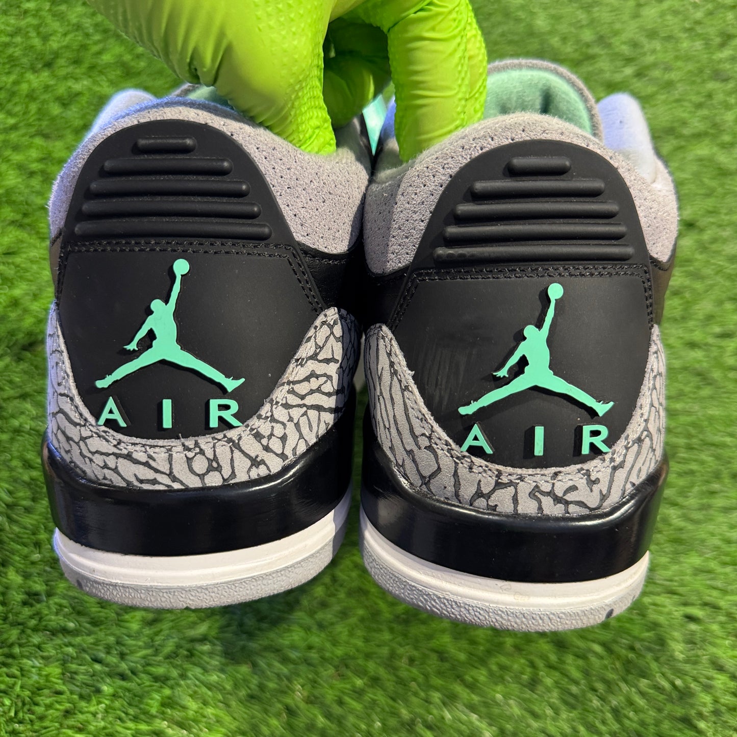 Air Jordan 3 Retro 'Green Glow'