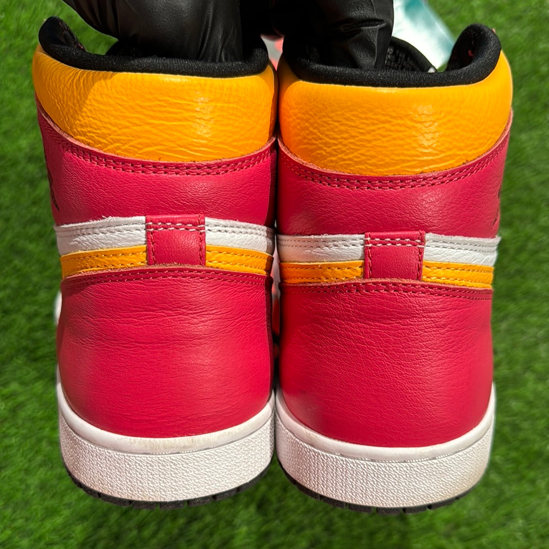 Air Jordan 1 Retro High OG 'Light Fusion Red'