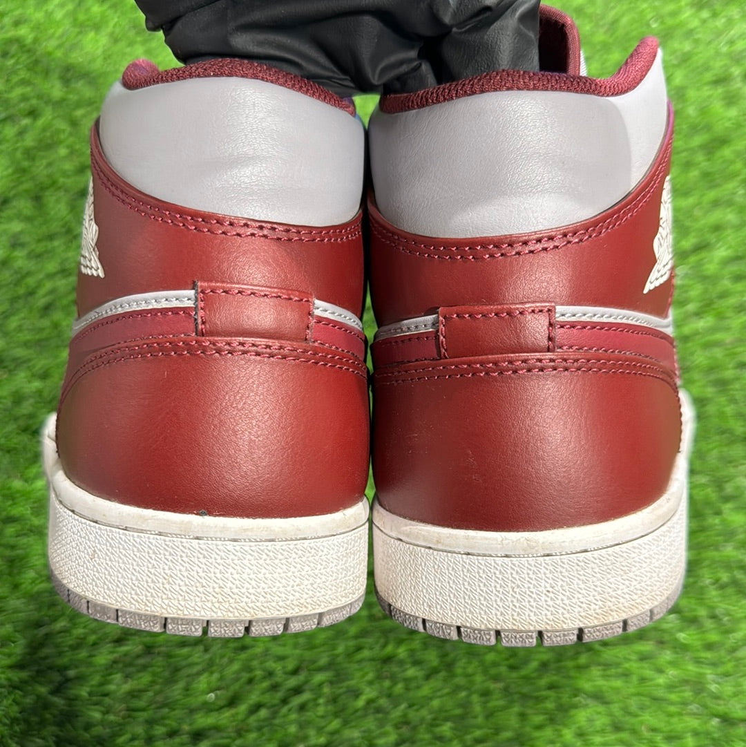 Air Jordan 1 Mid 'Cherrywood Red'