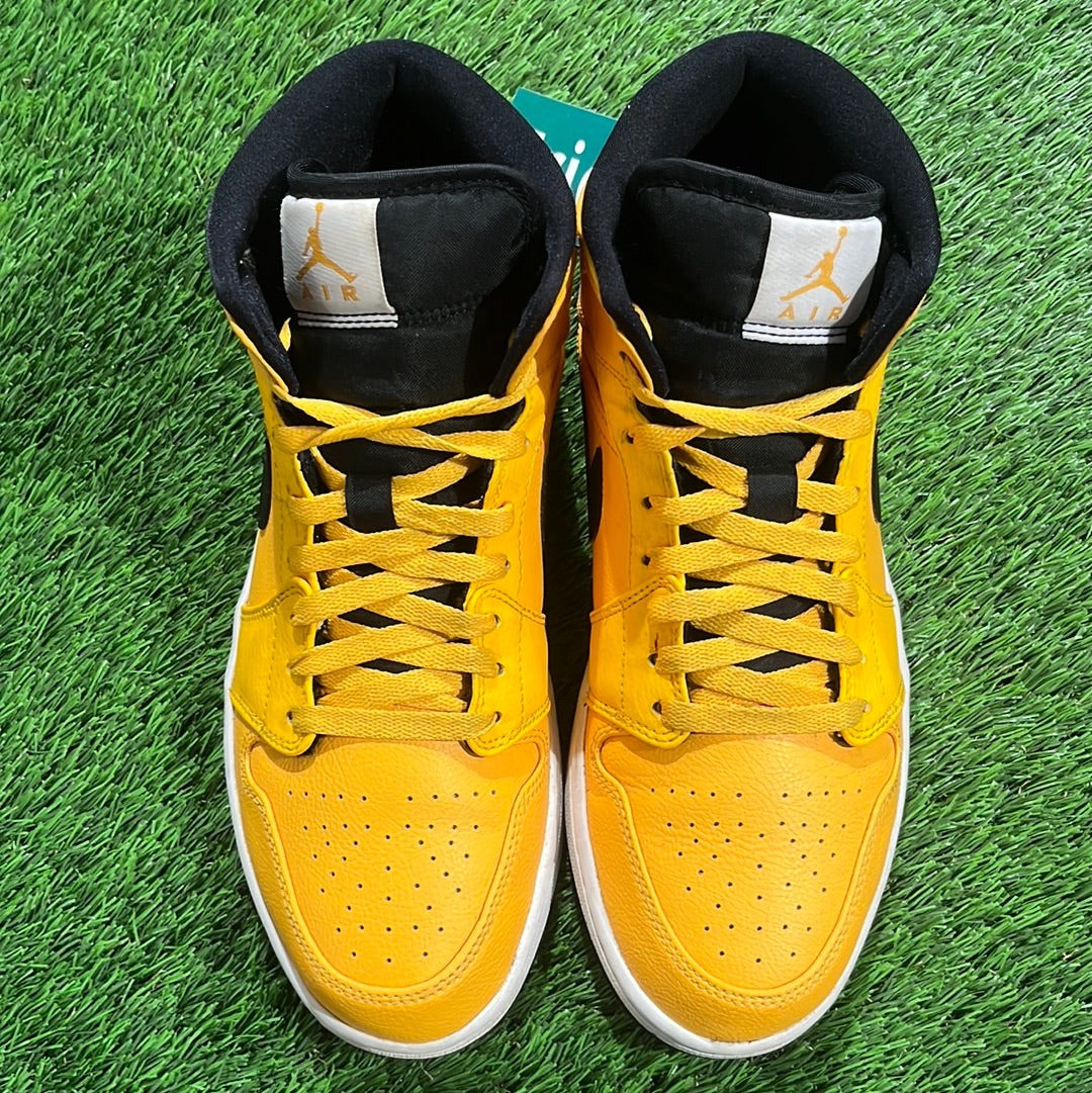 Air Jordan 1 Mid 'University Gold'