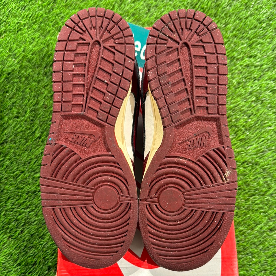 Wmns Dunk Low SE 'Sisterhood - Team Red'
