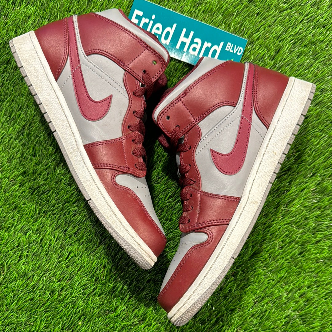 Air Jordan 1 Mid 'Cherrywood Red'