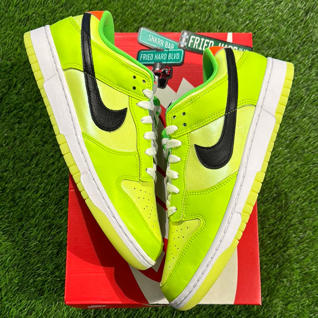Dunk Low SE 'Volt'