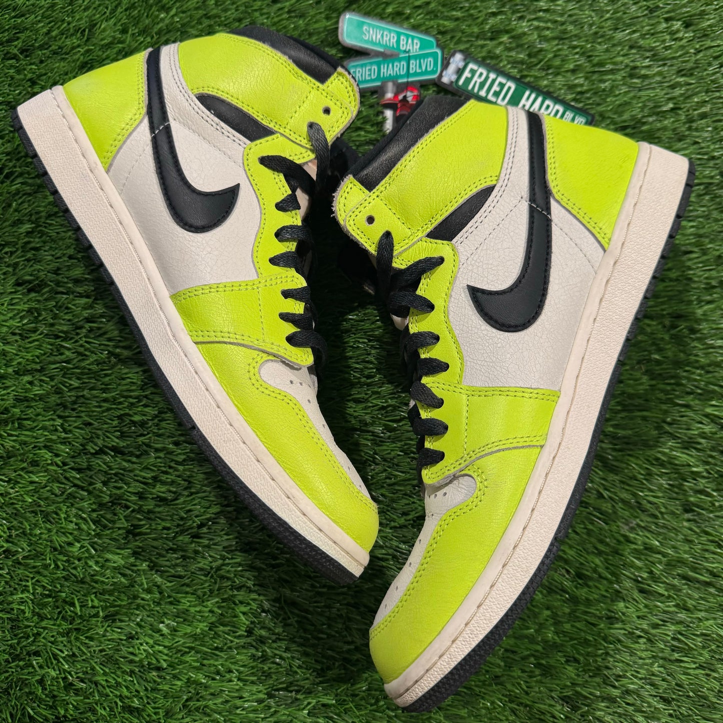 Air Jordan 1 Retro High OG 'Visionaire'