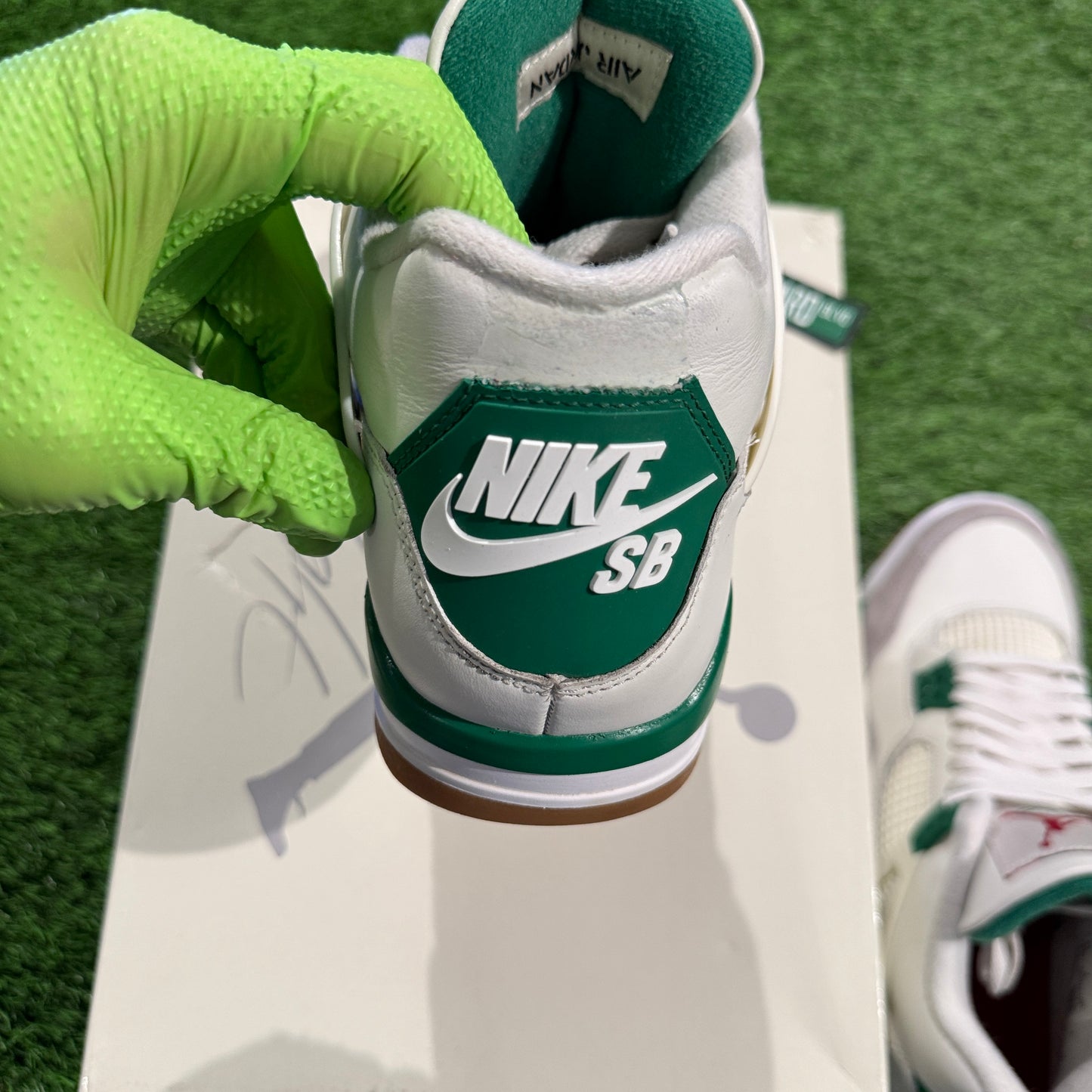 Nike SB x Air Jordan 4 Retro SP 'Pine Green'