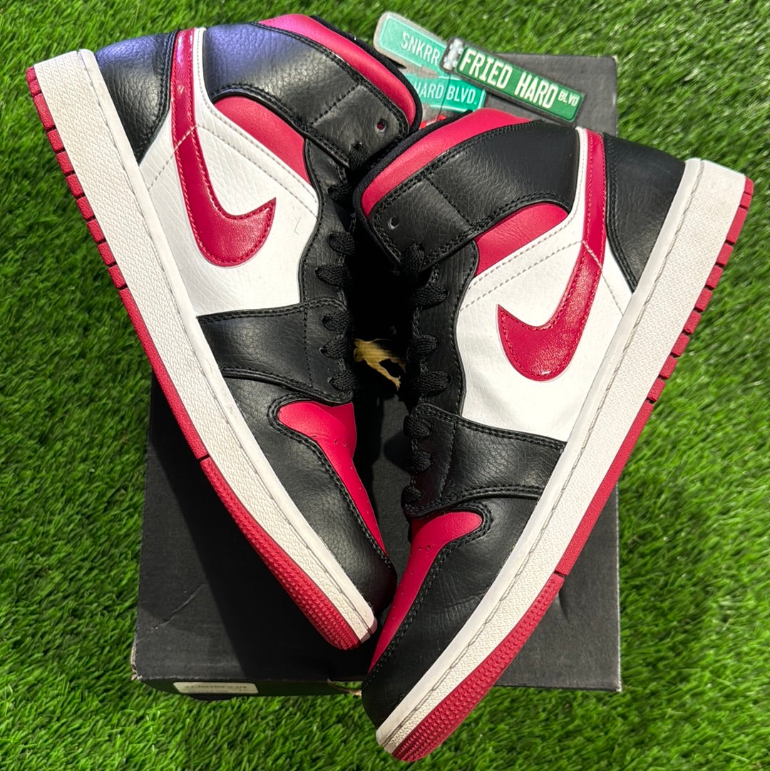Air Jordan 1 Mid 'Noble Red'