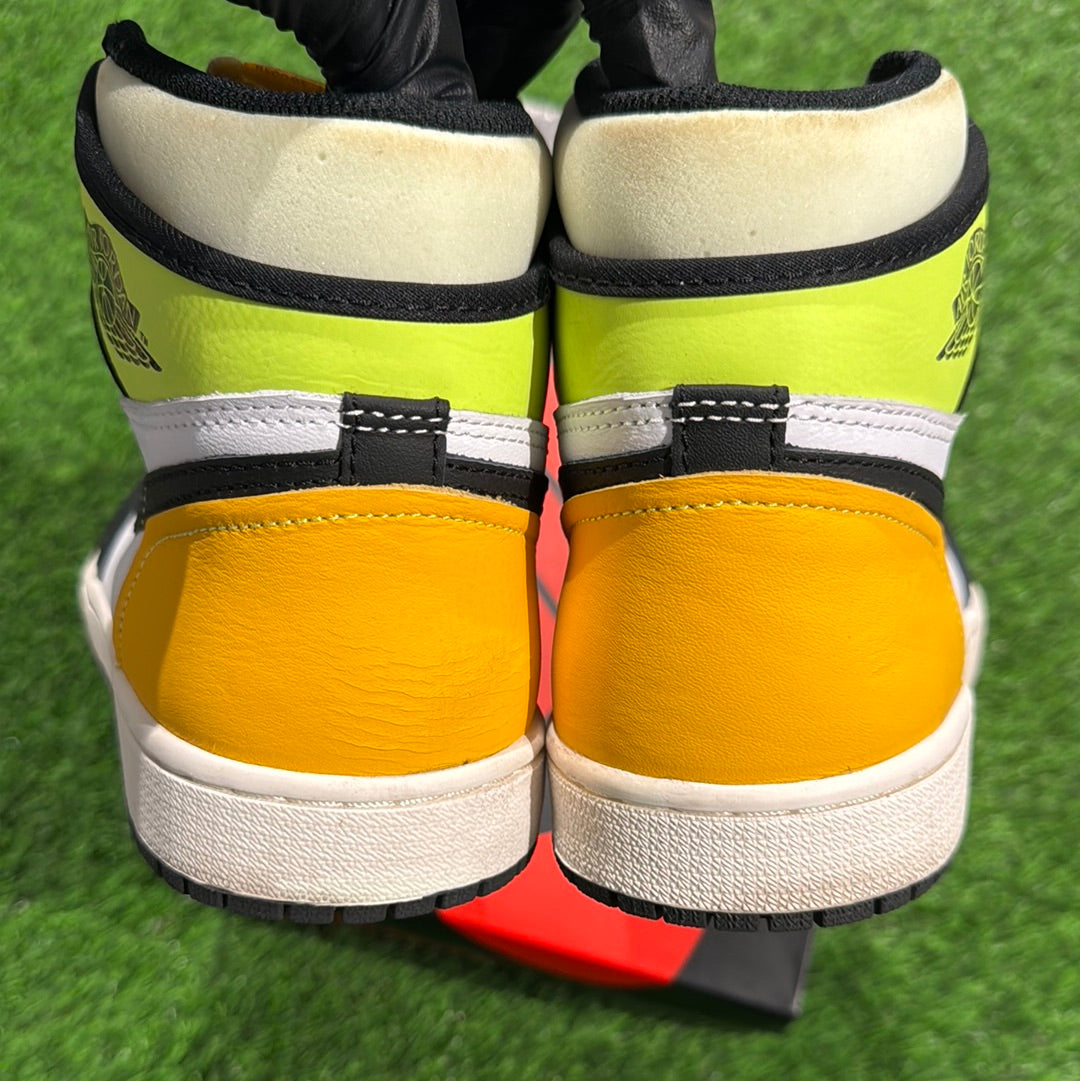Air Jordan 1 Retro High OG 'Volt Gold'