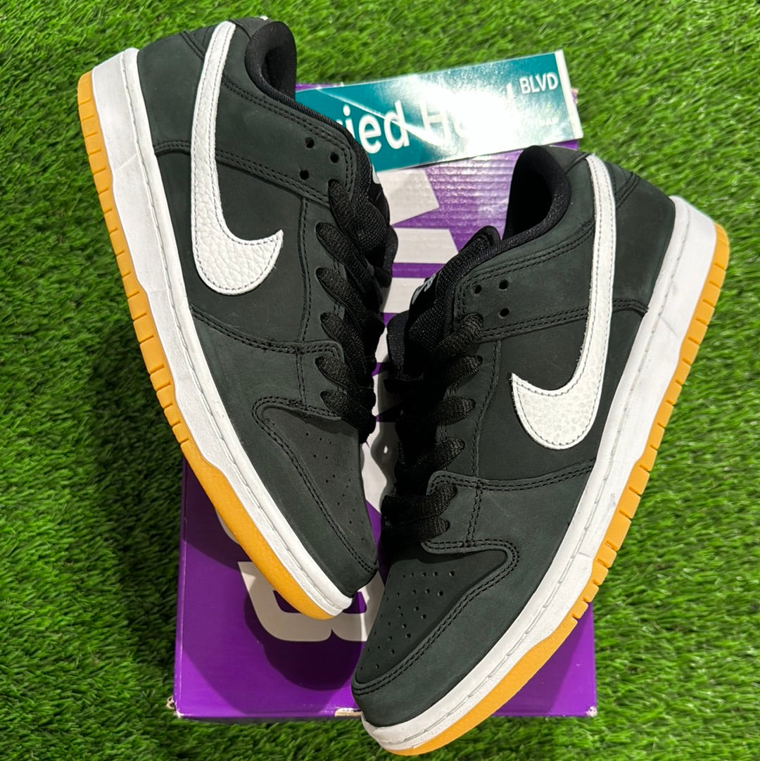 Dunk Low SB 'Black Gum'