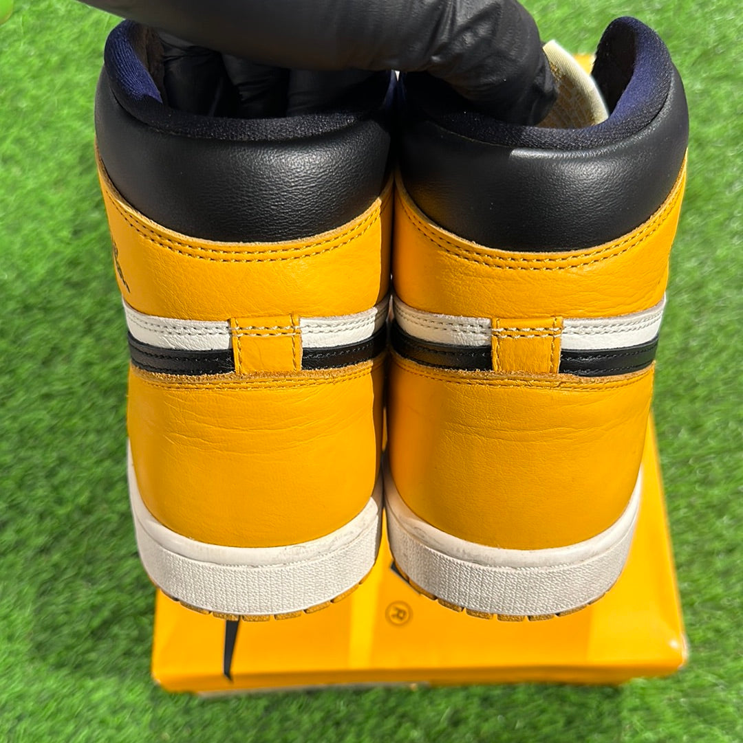 Air Jordan 1 Retro High OG 'Yellow Toe'