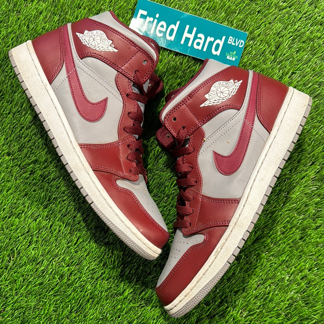 Air Jordan 1 Mid 'Cherrywood Red'