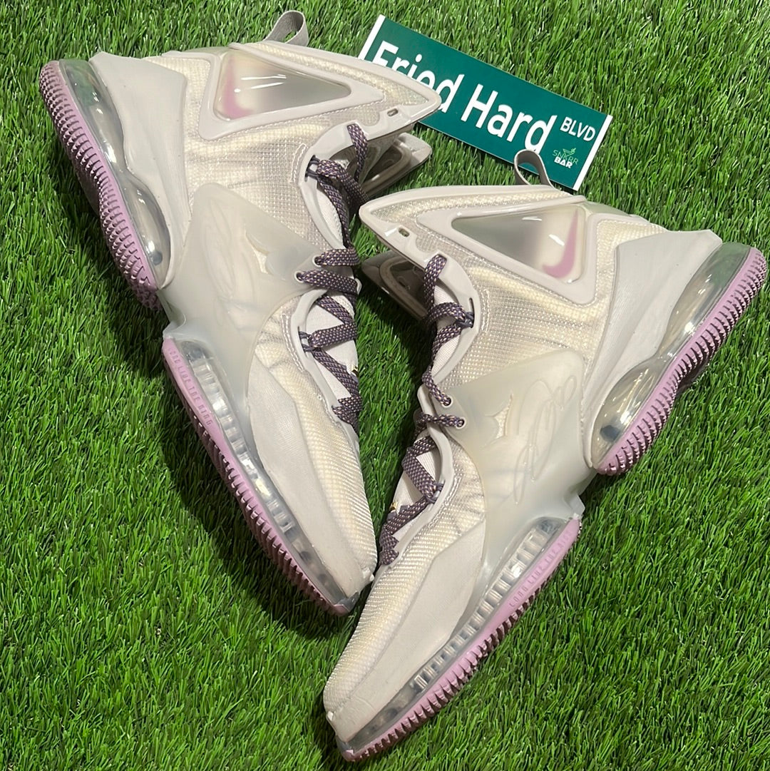 LeBron 19 'The Cast'