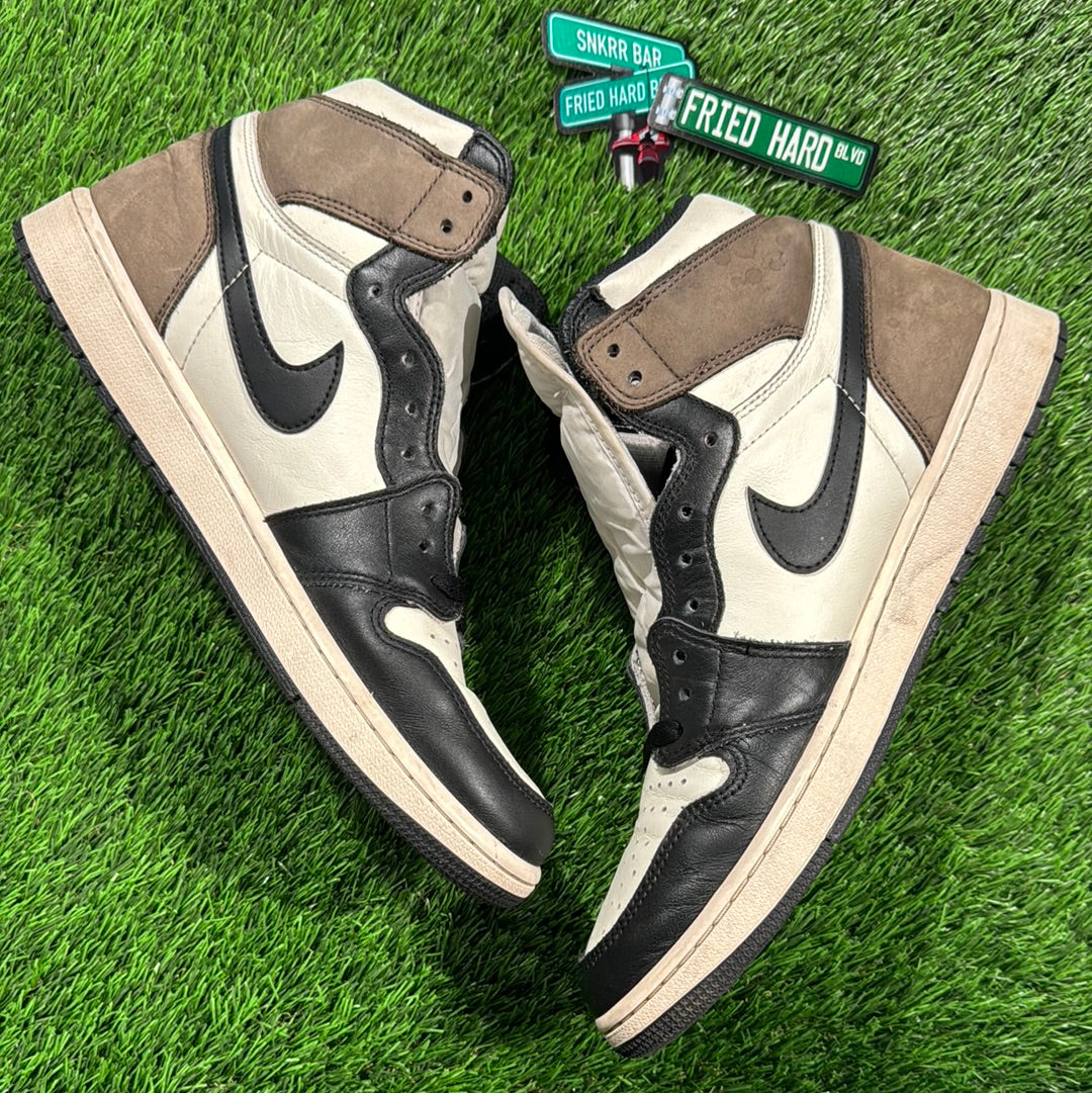 Air Jordan 1 Retro High OG 'Dark Mocha'