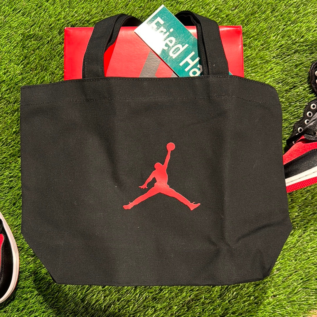 Wmns Air Jordan 1 Retro High OG 'Satin Bred' 2023