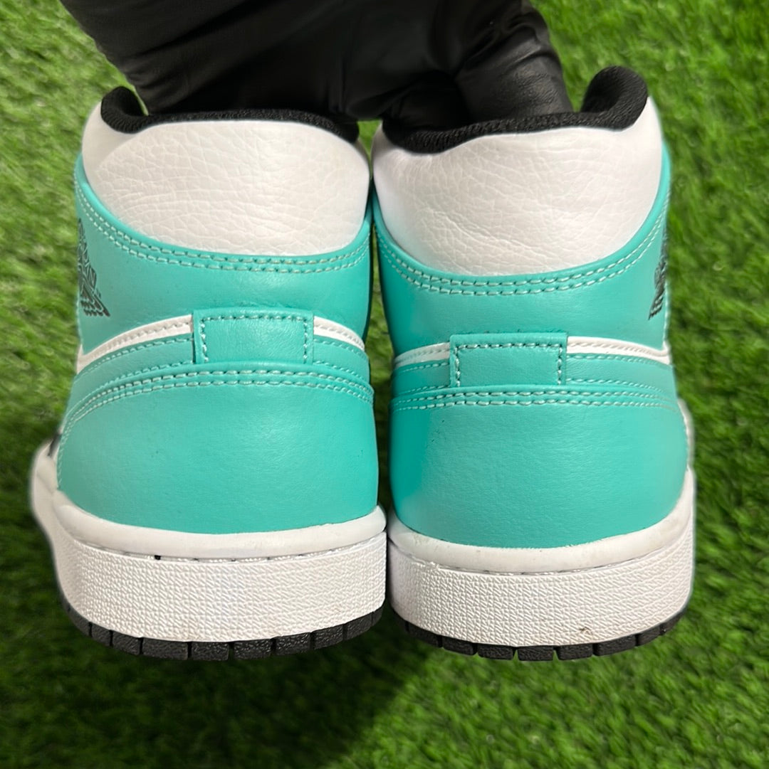 Air Jordan 1 Mid 'Tropical Twist'