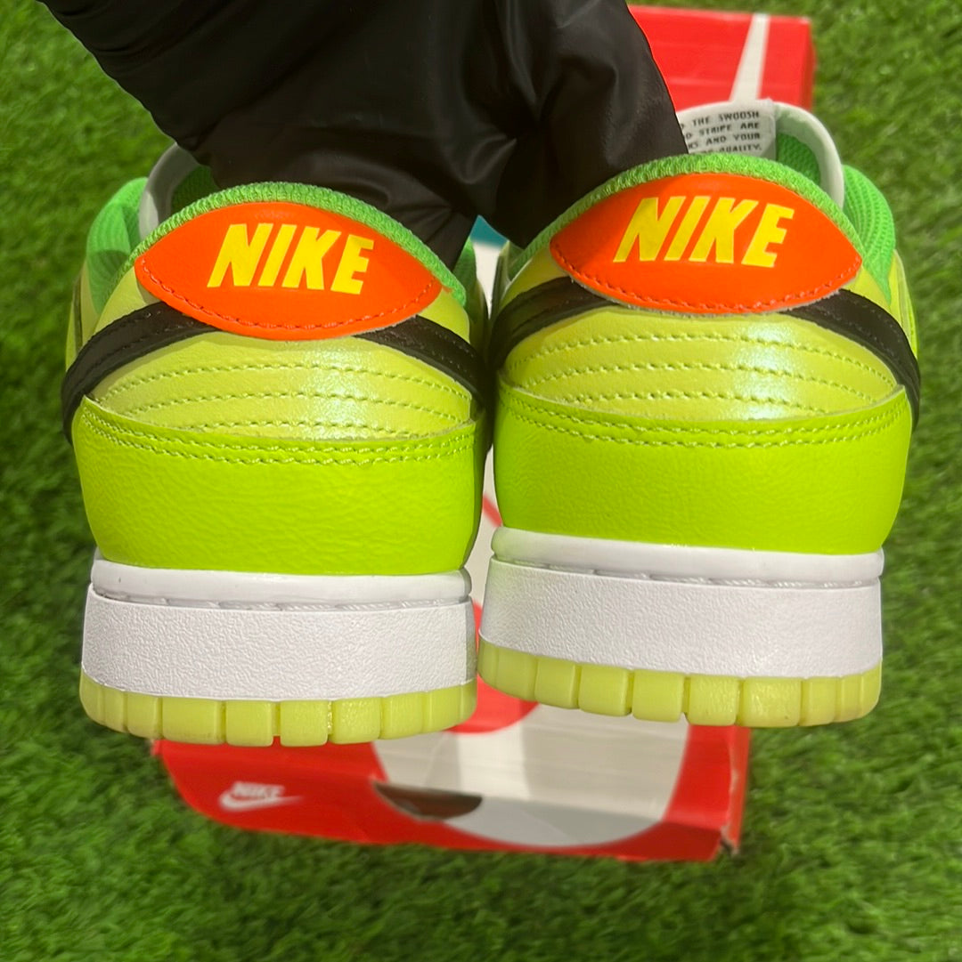 Dunk Low SE 'Volt'