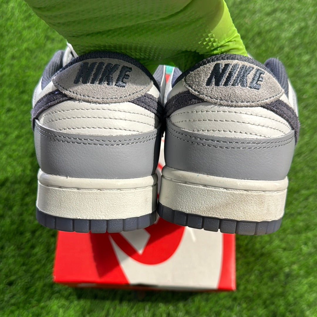 Dunk Low SE 'Light Carbon'