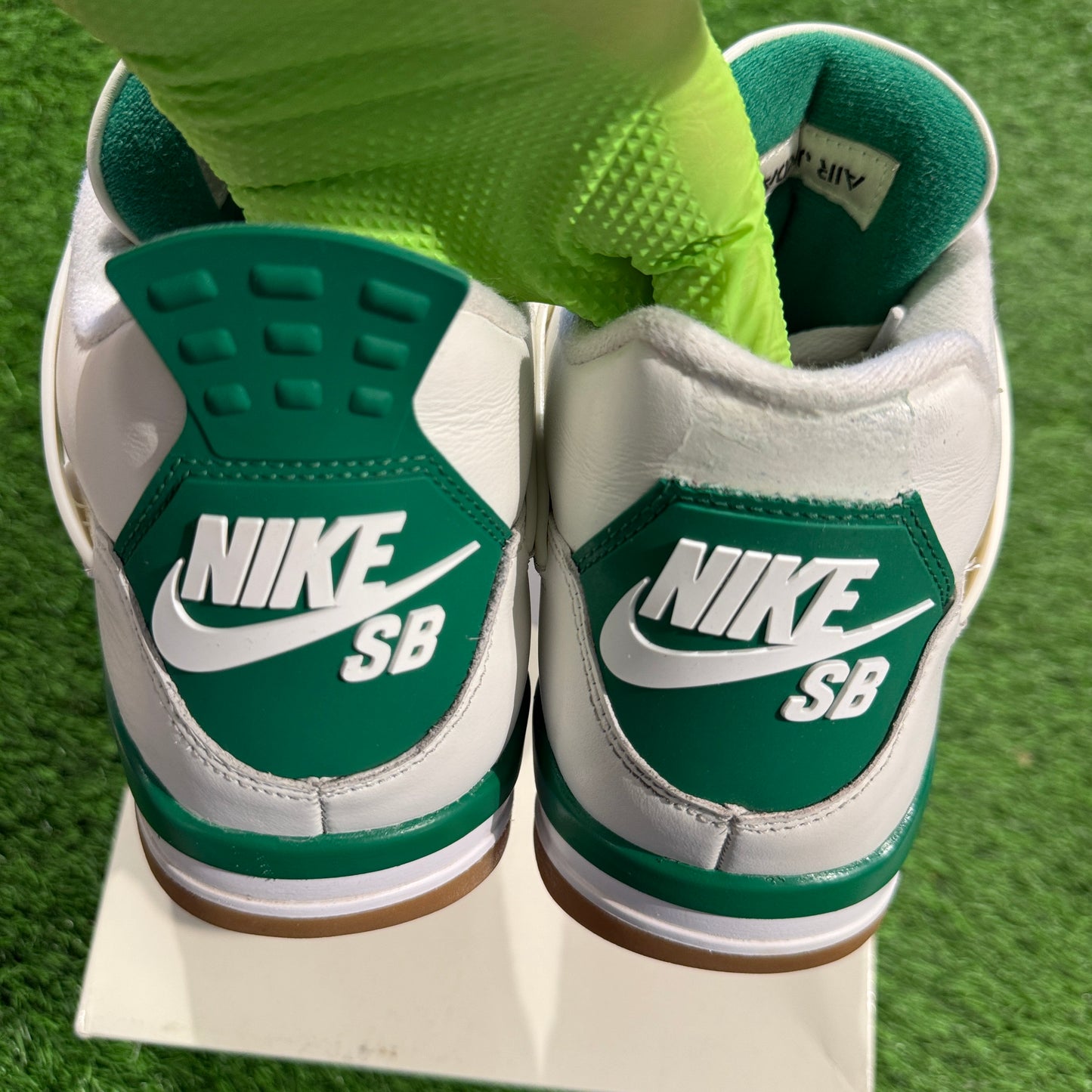 Nike SB x Air Jordan 4 Retro SP 'Pine Green'