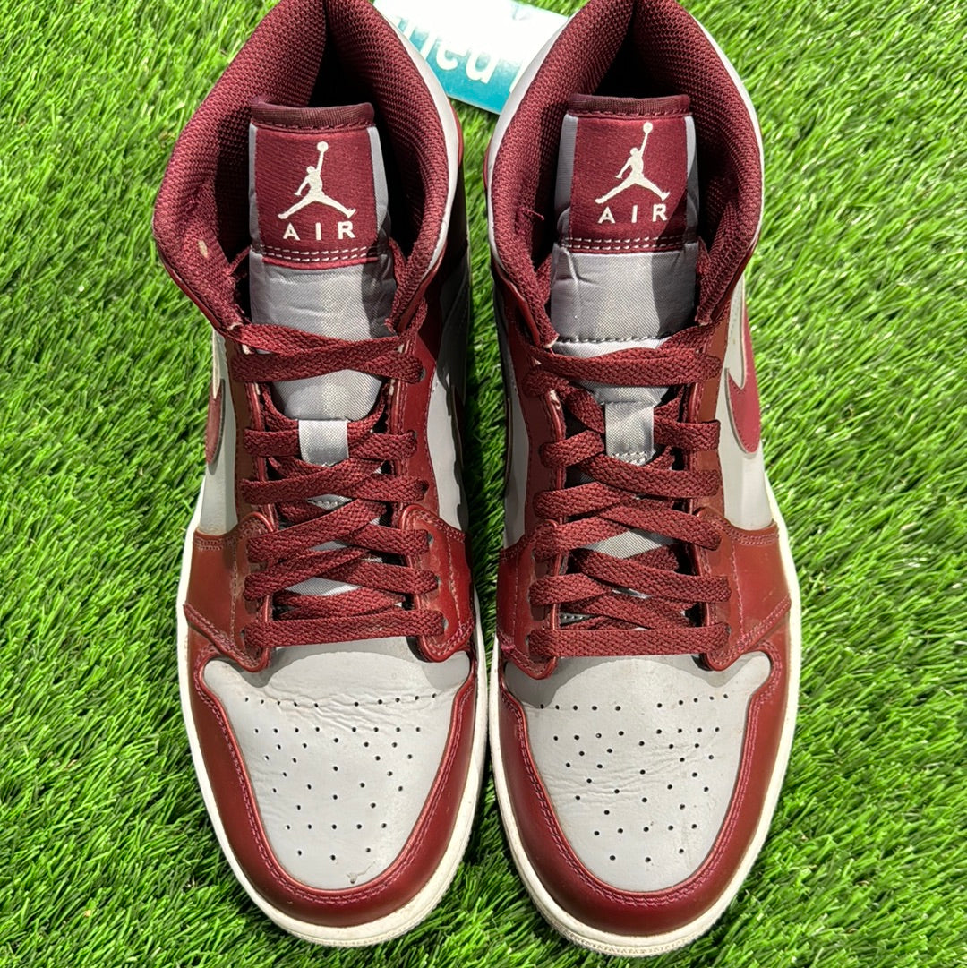 Air Jordan 1 Mid 'Cherrywood Red'