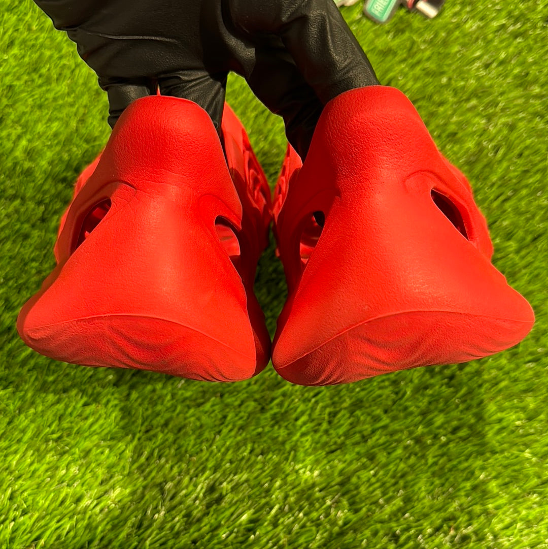 Yeezy Foam Runner 'Vermilion'