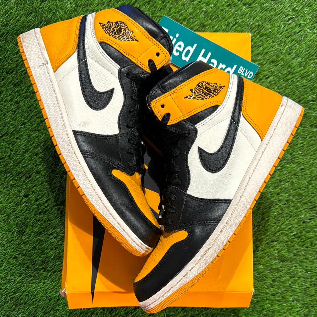 Air Jordan 1 Retro High OG 'Yellow Toe'