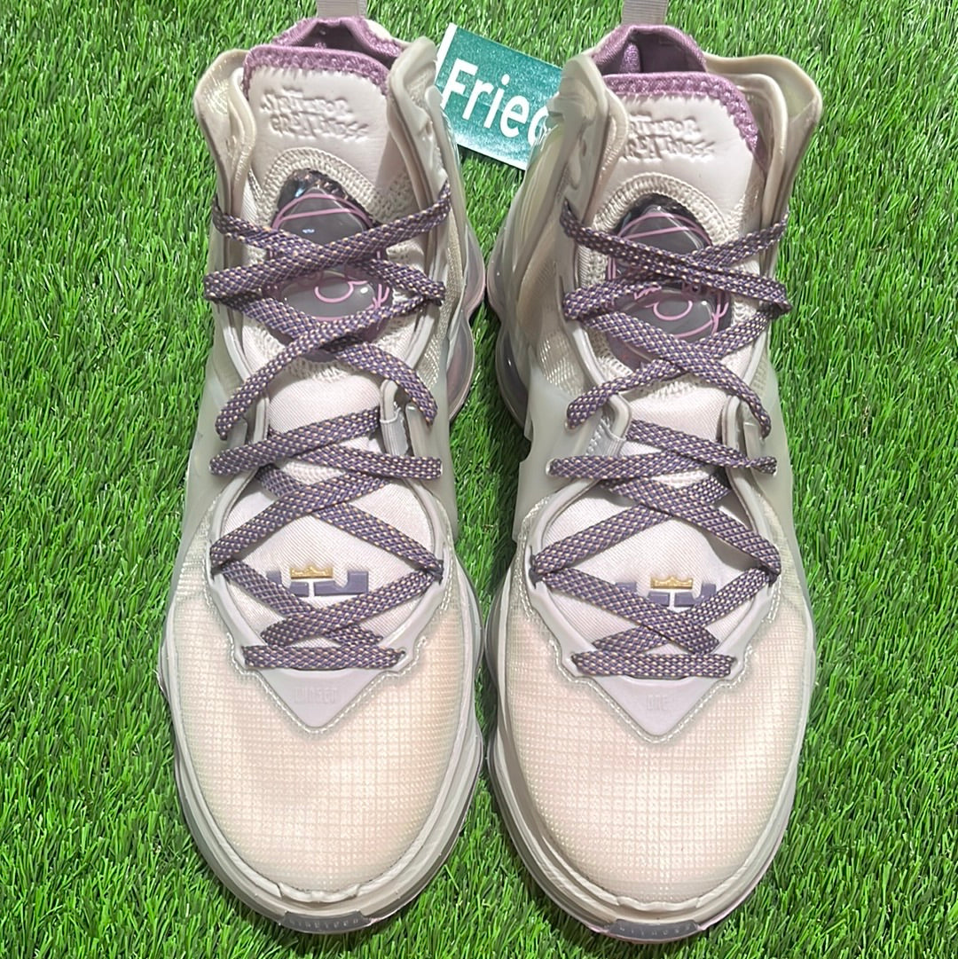 LeBron 19 'The Cast'