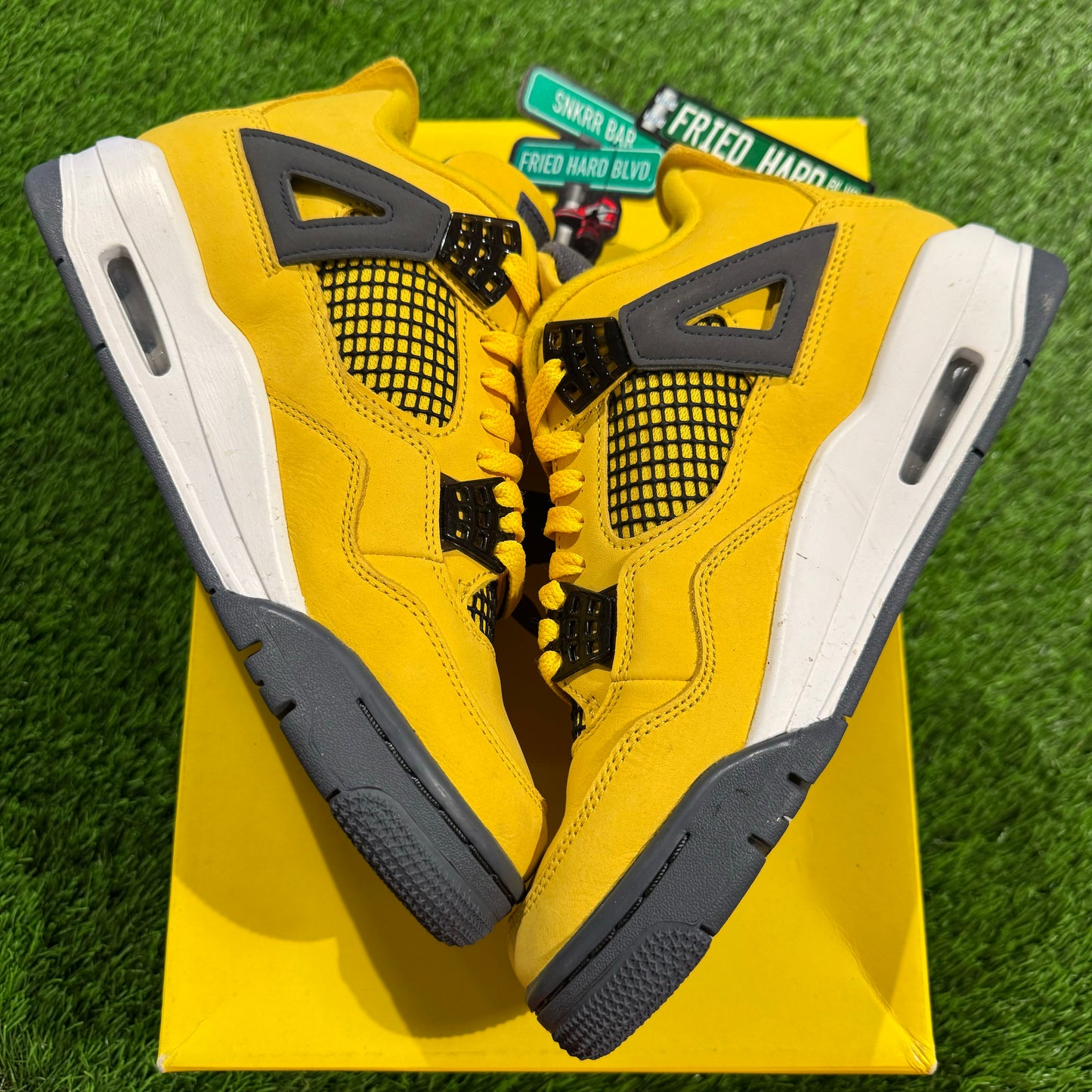 Air Jordan 4 Retro 'Lightning' 2021