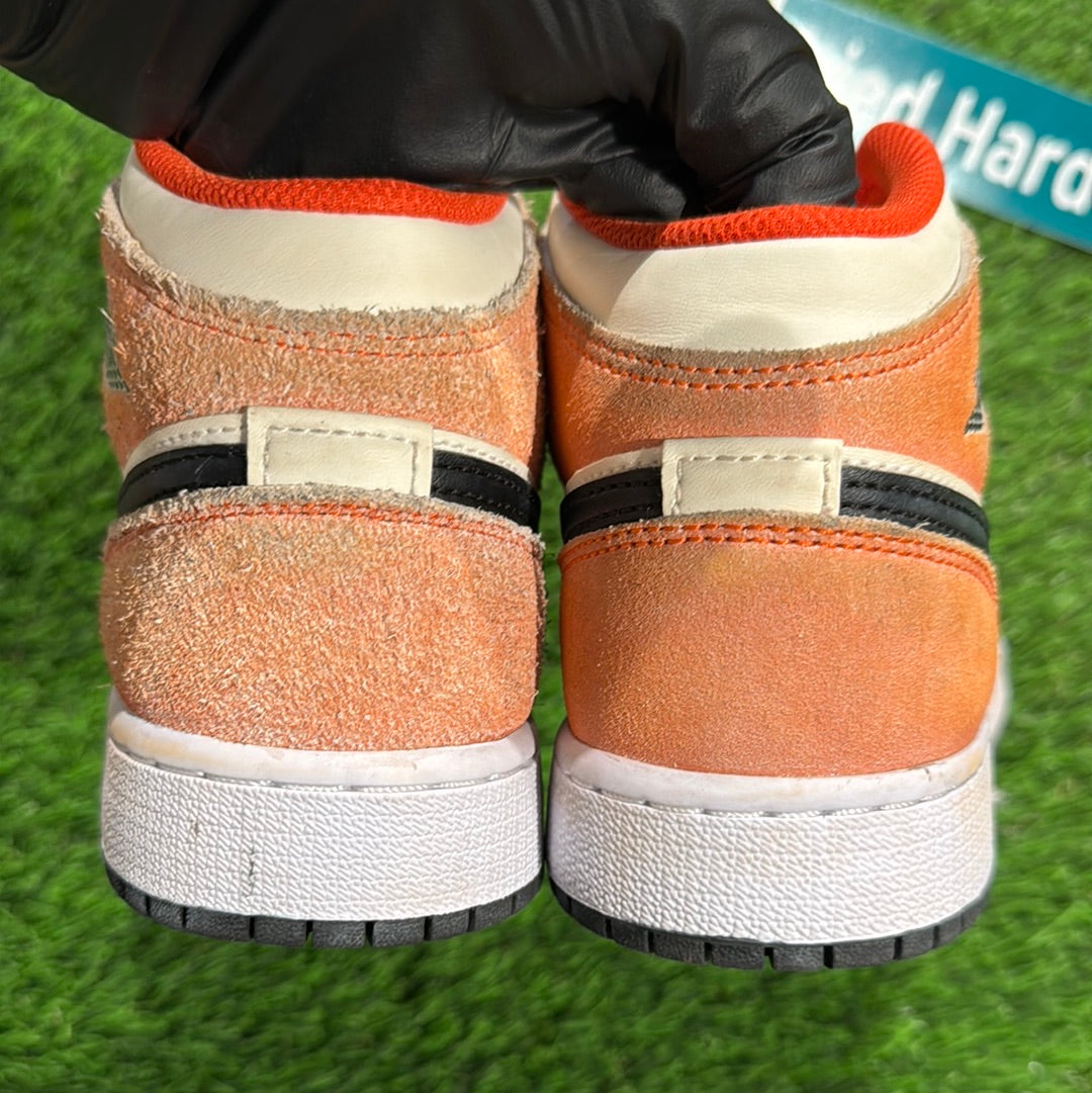 Air Jordan 1 Mid SE GS 'Orange Suede'