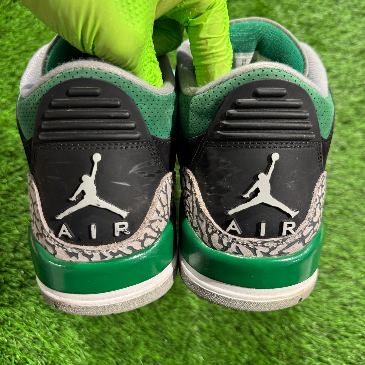 Air Jordan 3 Retro 'Pine Green'