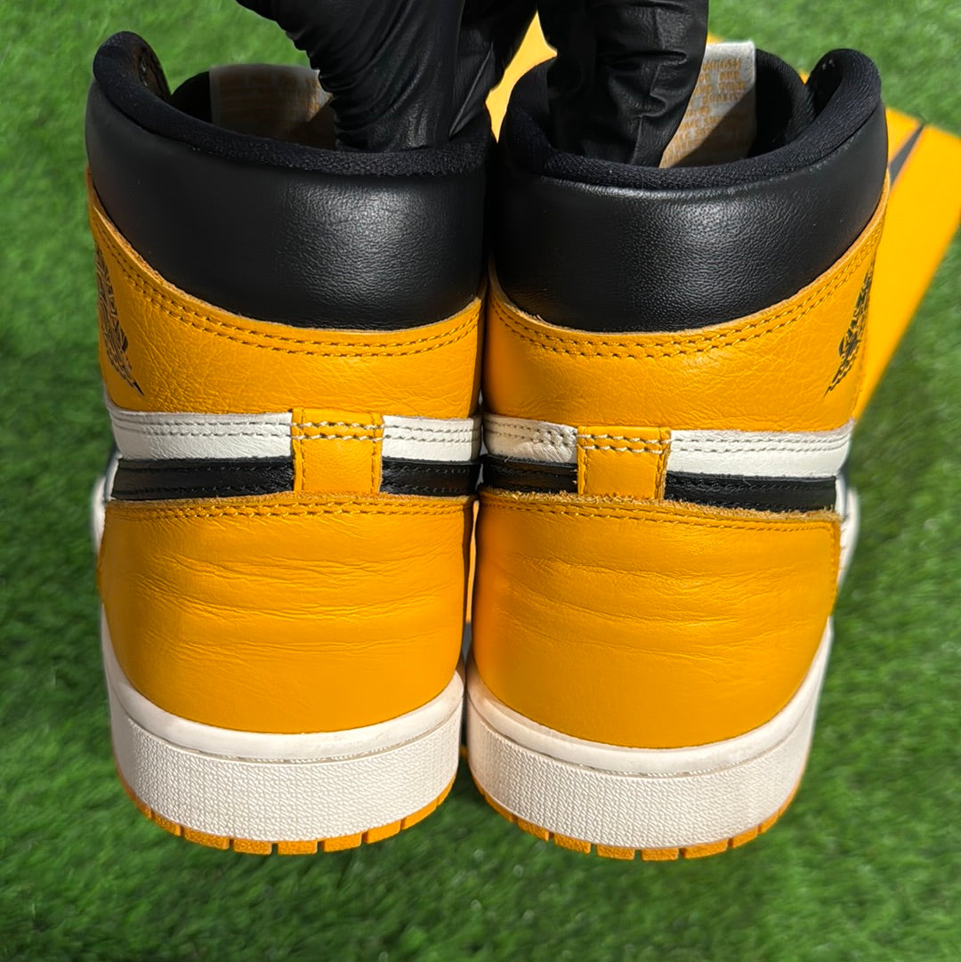 Air Jordan 1 Retro High OG 'Yellow Toe'