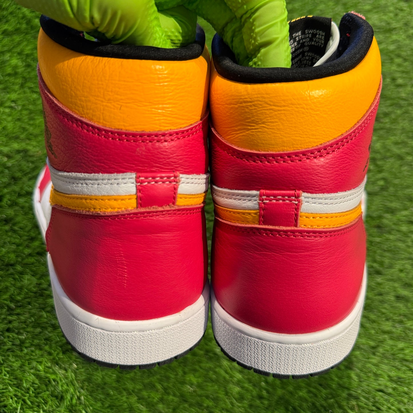 Air Jordan 1 Retro High OG 'Light Fusion Red'