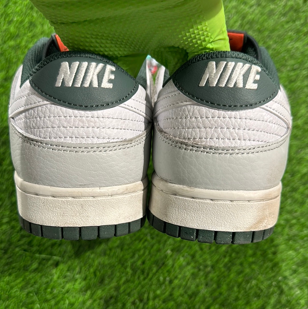 Dunk Low SE 'Photon Dust Vintage Green'