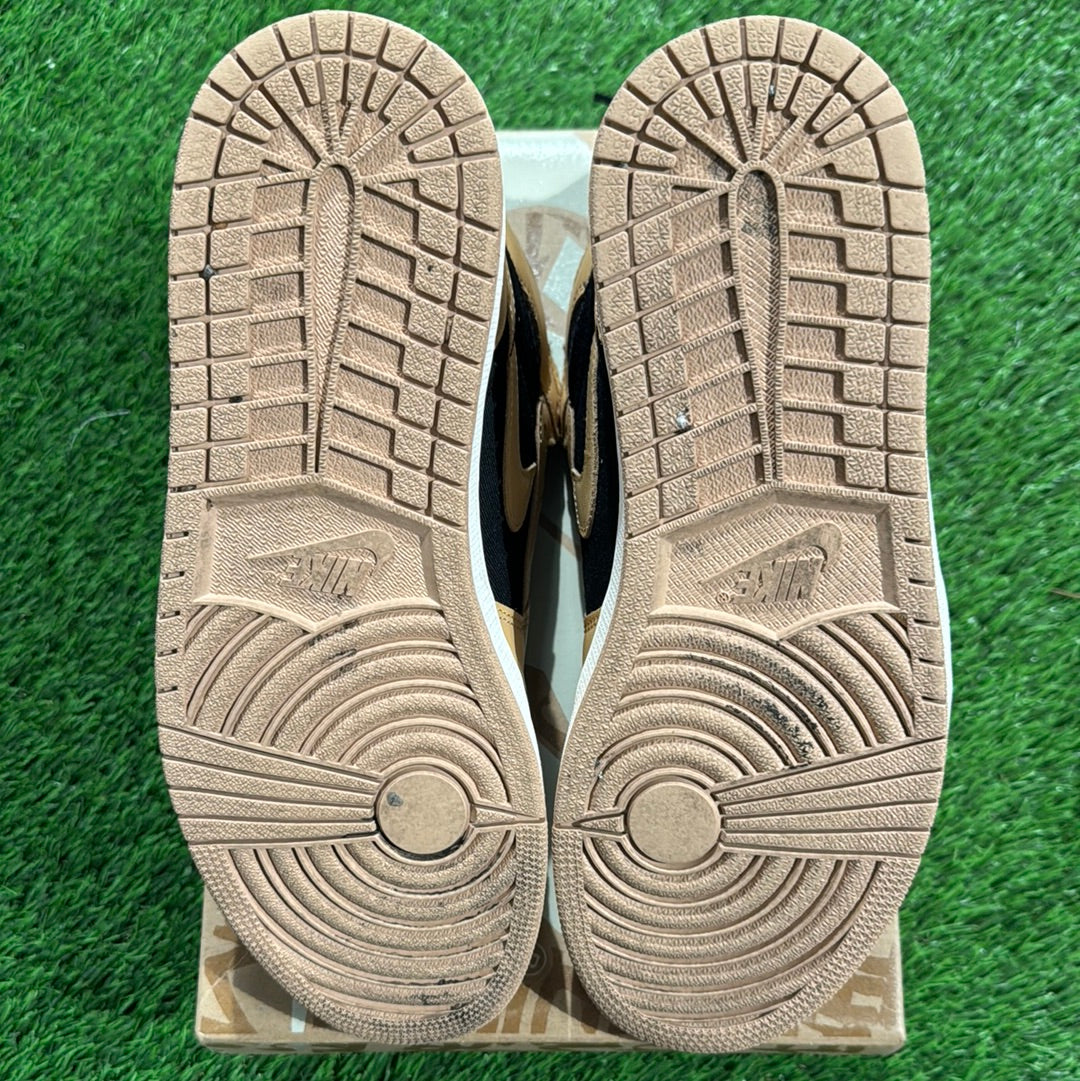 Air Jordan 1 Retro High OG 'Heirloom'