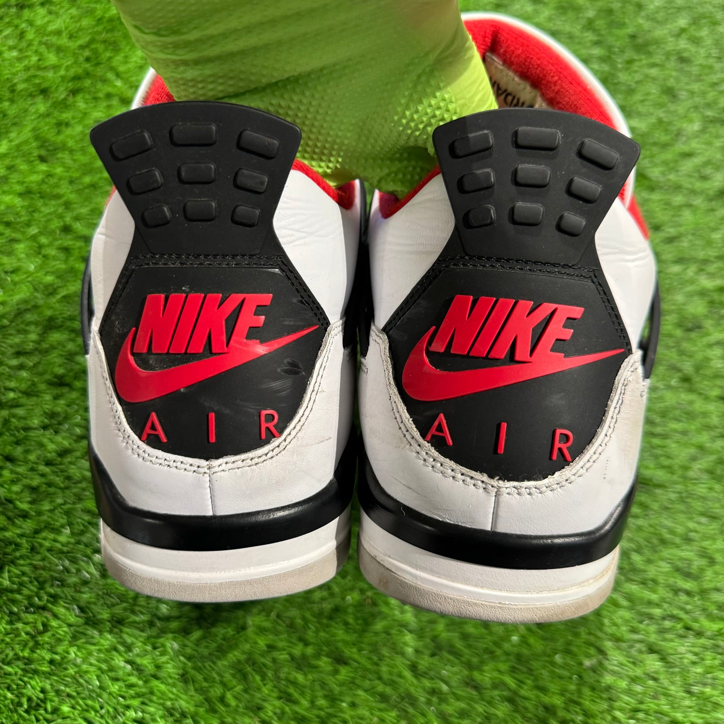 Air Jordan 4 Retro OG 'Fire Red' 2020