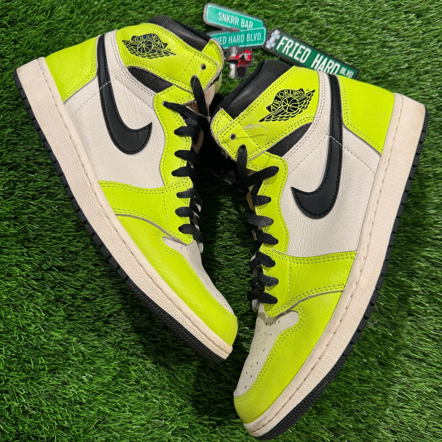 Air Jordan 1 Retro High OG 'Visionaire'