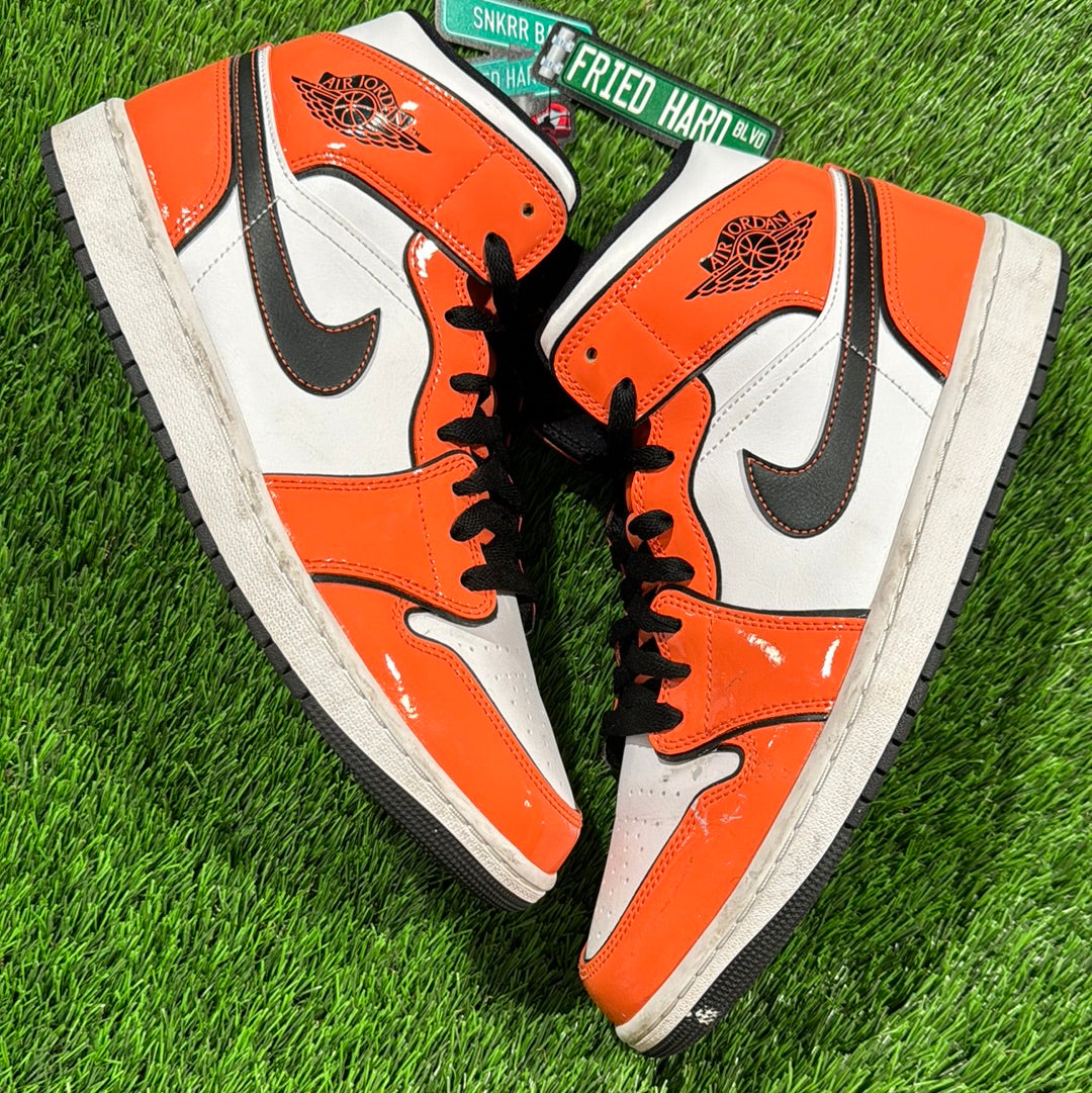 Air Jordan 1 Mid SE 'Turf Orange'