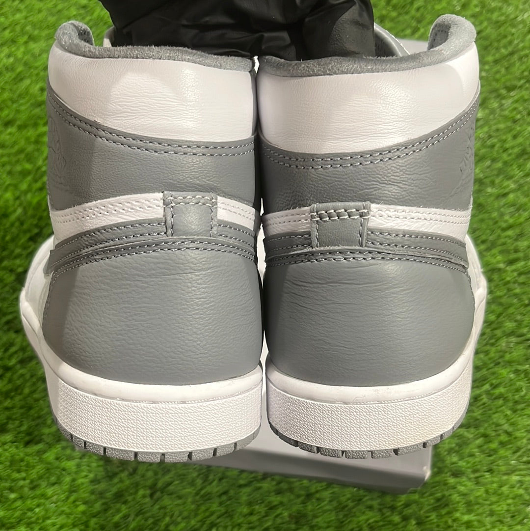 Air Jordan 1 Retro High OG 'Stealth'