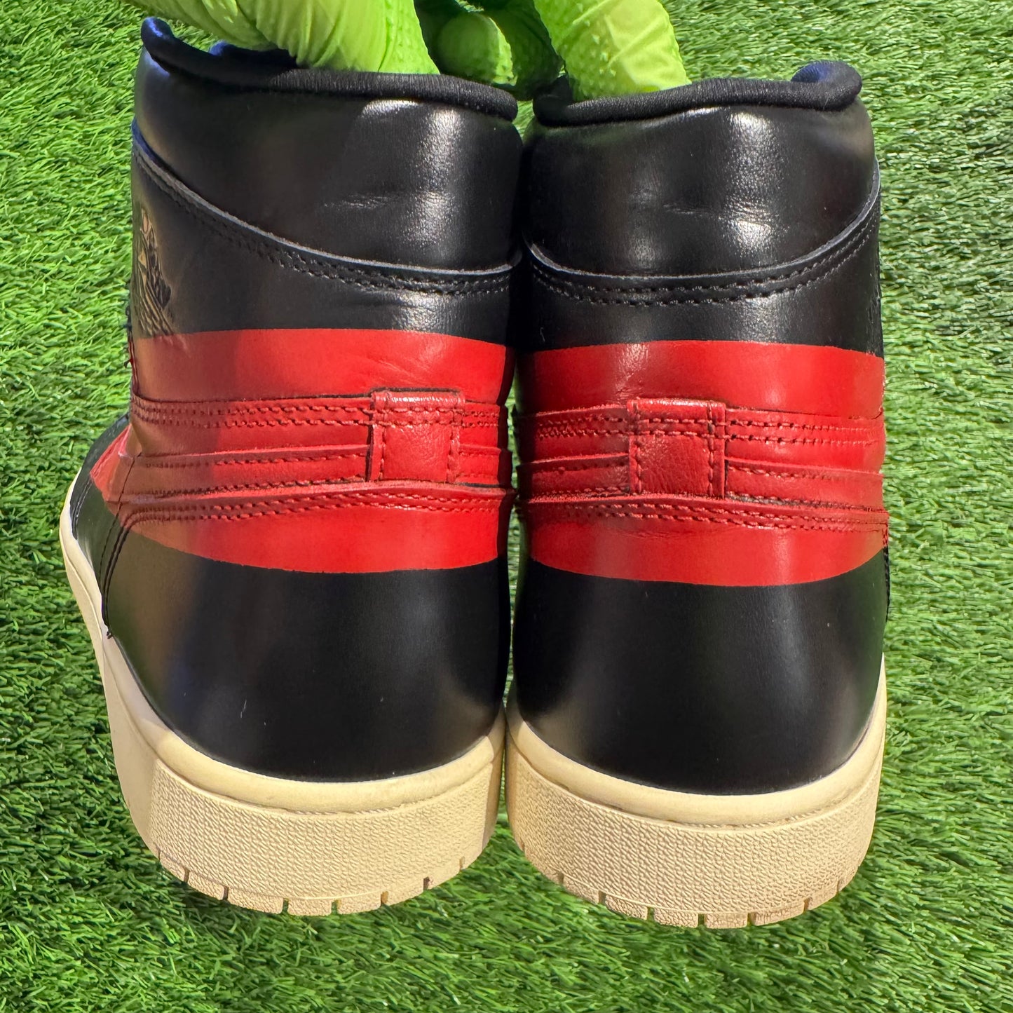 Air Jordan 1 Retro High OG 'Couture'