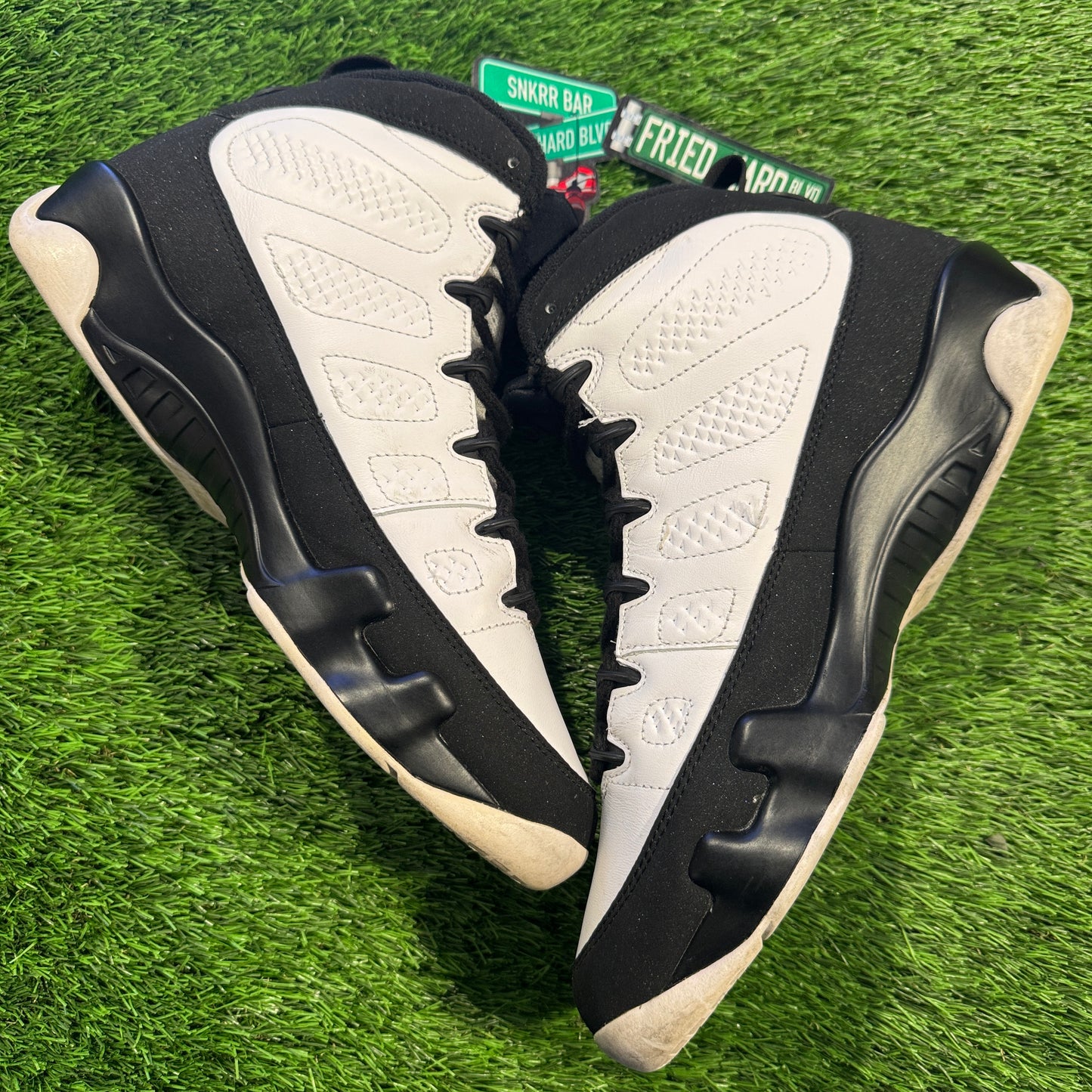 Air Jordan 9 Retro OG 'Space Jam' 2016