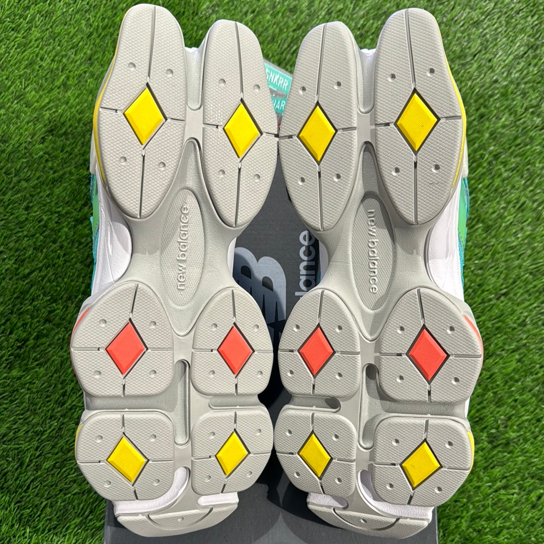 9060 'Cyan Burst' DTLR Exclusive