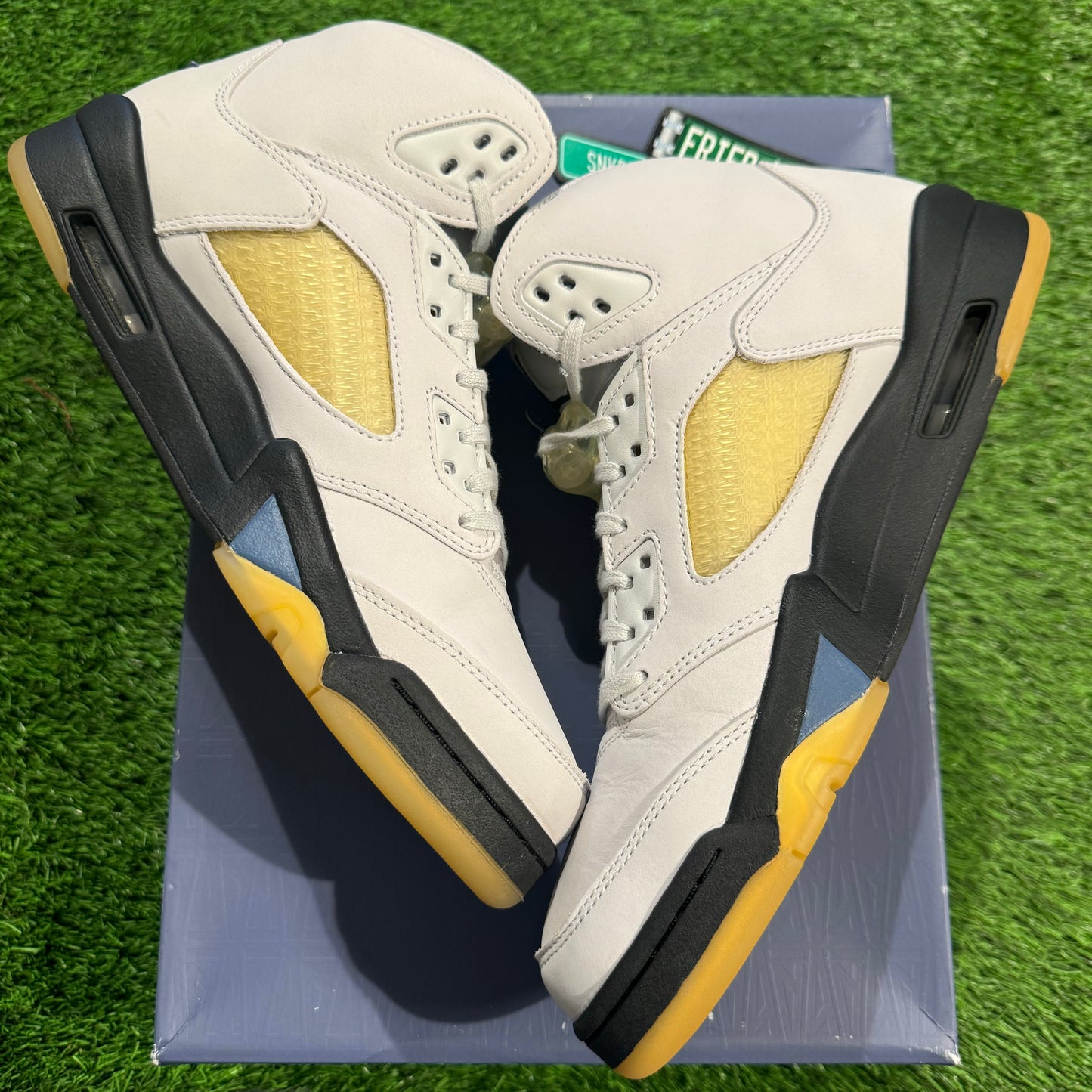 A Ma Maniére x Wmns Air Jordan 5 Retro 'Dawn'