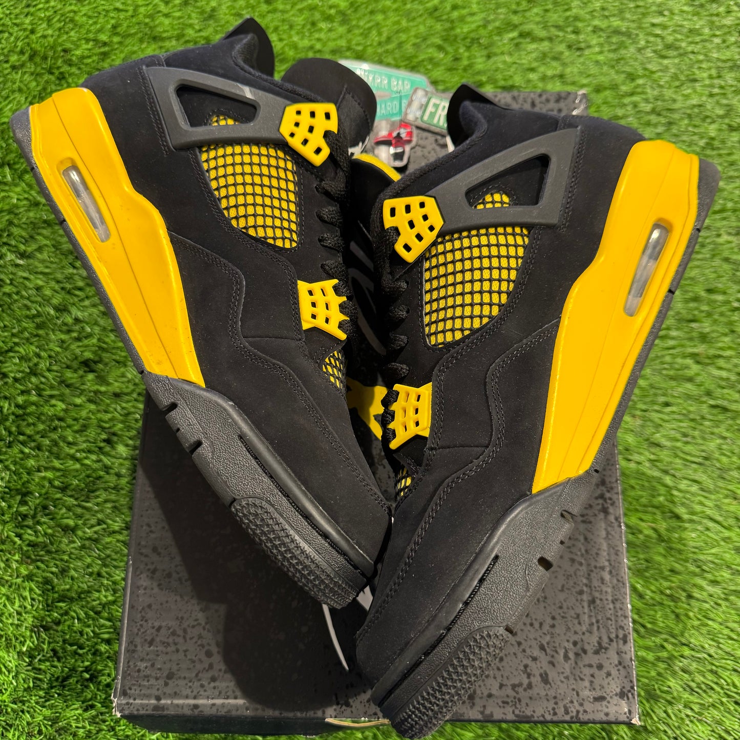 Air Jordan 4 Retro 'Thunder' 2023