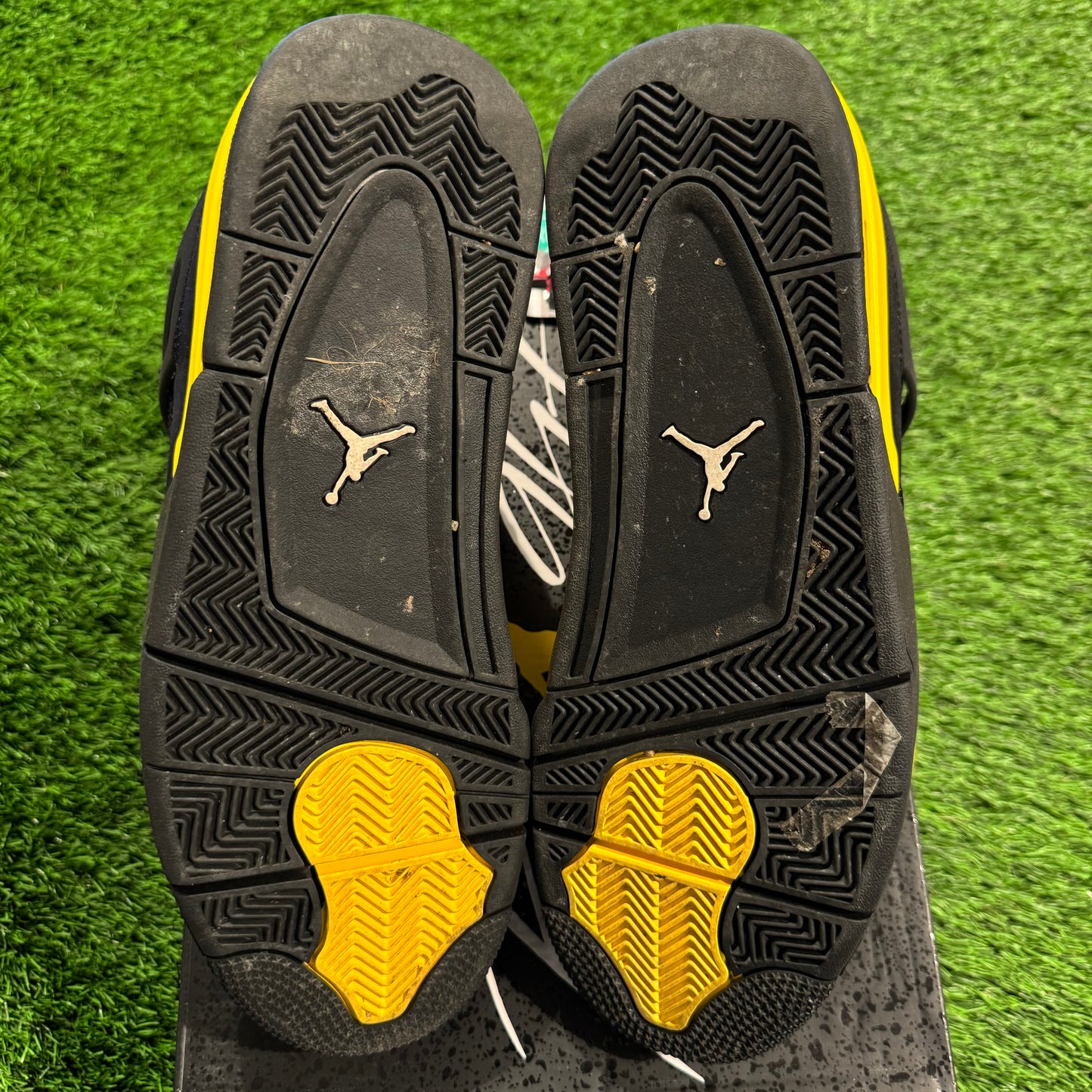 Air Jordan 4 Retro 'Thunder' 2023