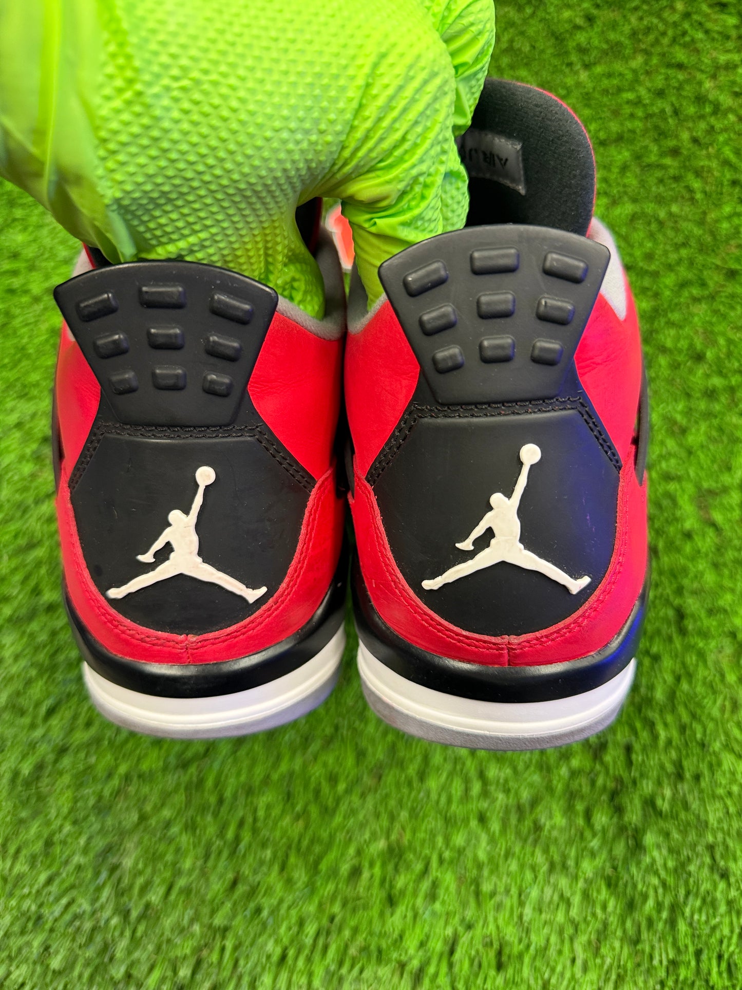 Air Jordan 4 Retro 'Toro Bravo' 2013