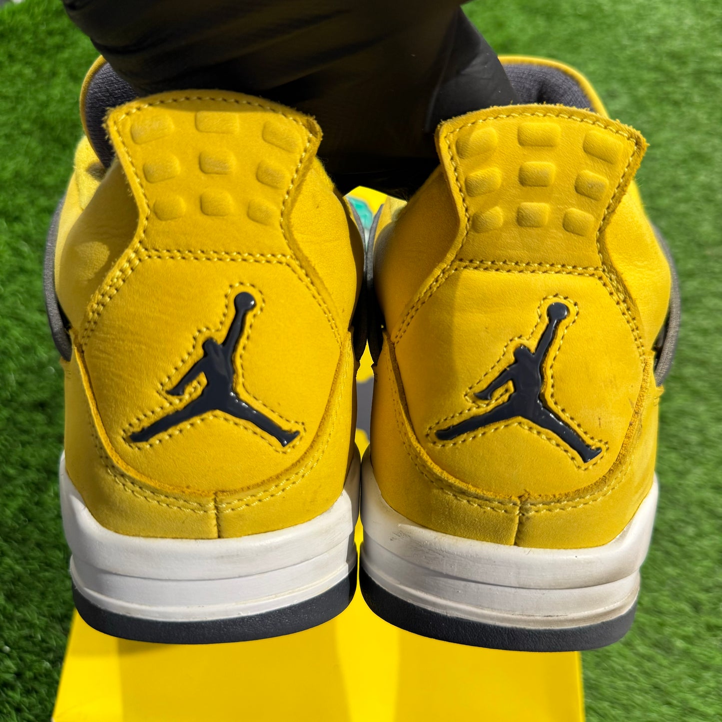 Air Jordan 4 Retro 'Lightning' 2021