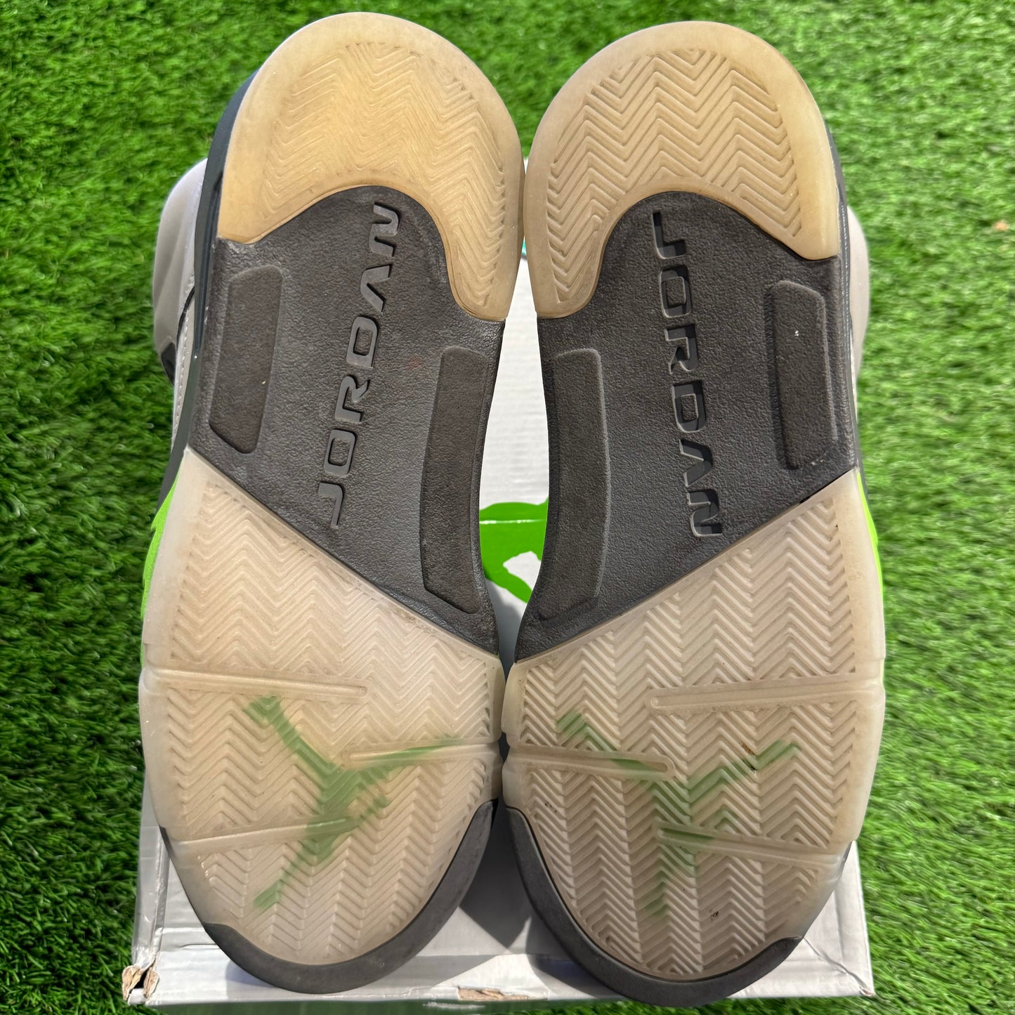 Air Jordan 5 Retro 'Green Bean' 2022
