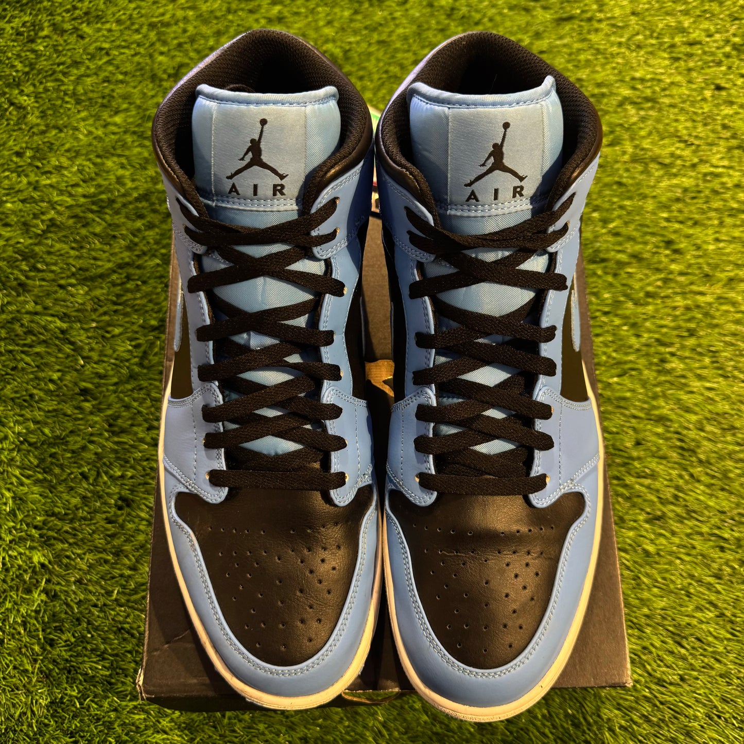 Air Jordan 1 Mid 'University Blue Black'