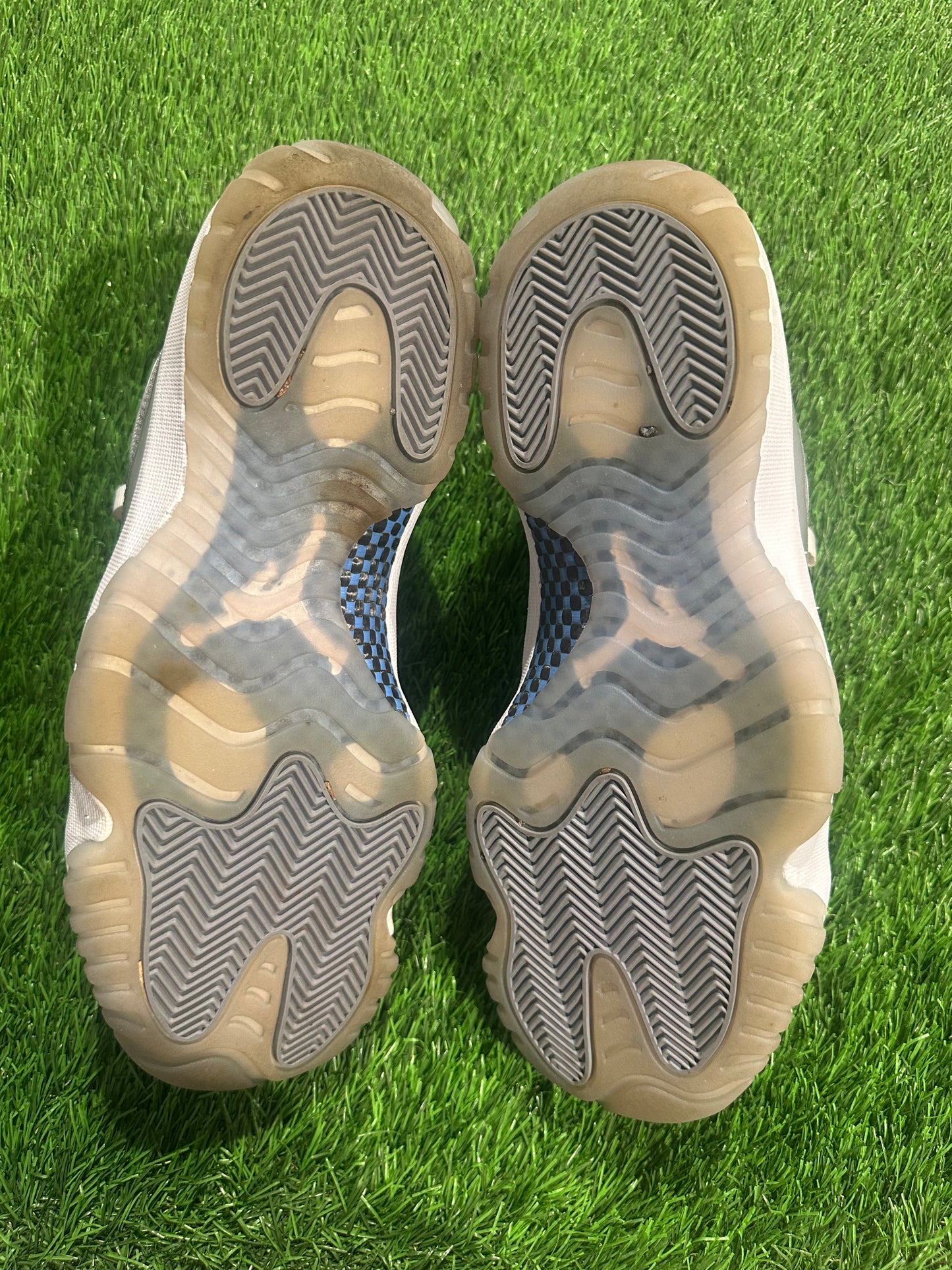 Jordan 11 Retro Low Cement Grey
