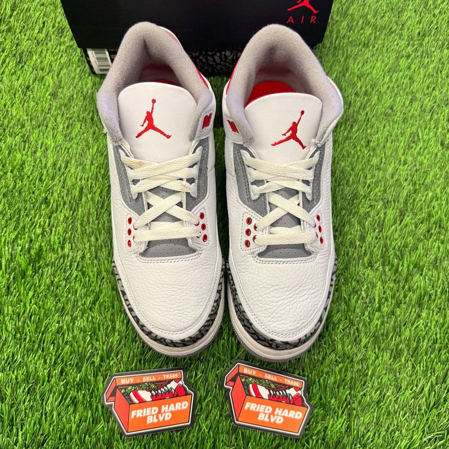 Jordan 3 Retro Fire Red (2022) (GS) SIZE 6Y/7.5W